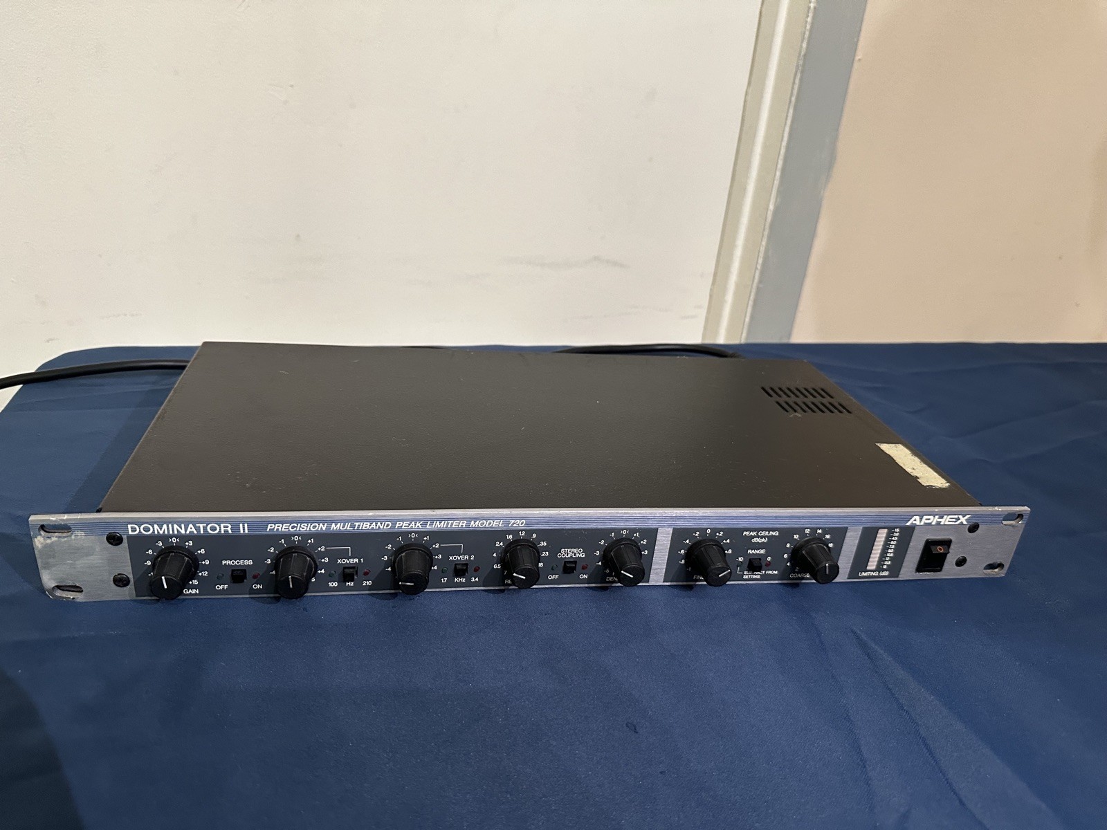 Aphex Model 720 Dominator ll Precision Multiband Peak Limiter Working