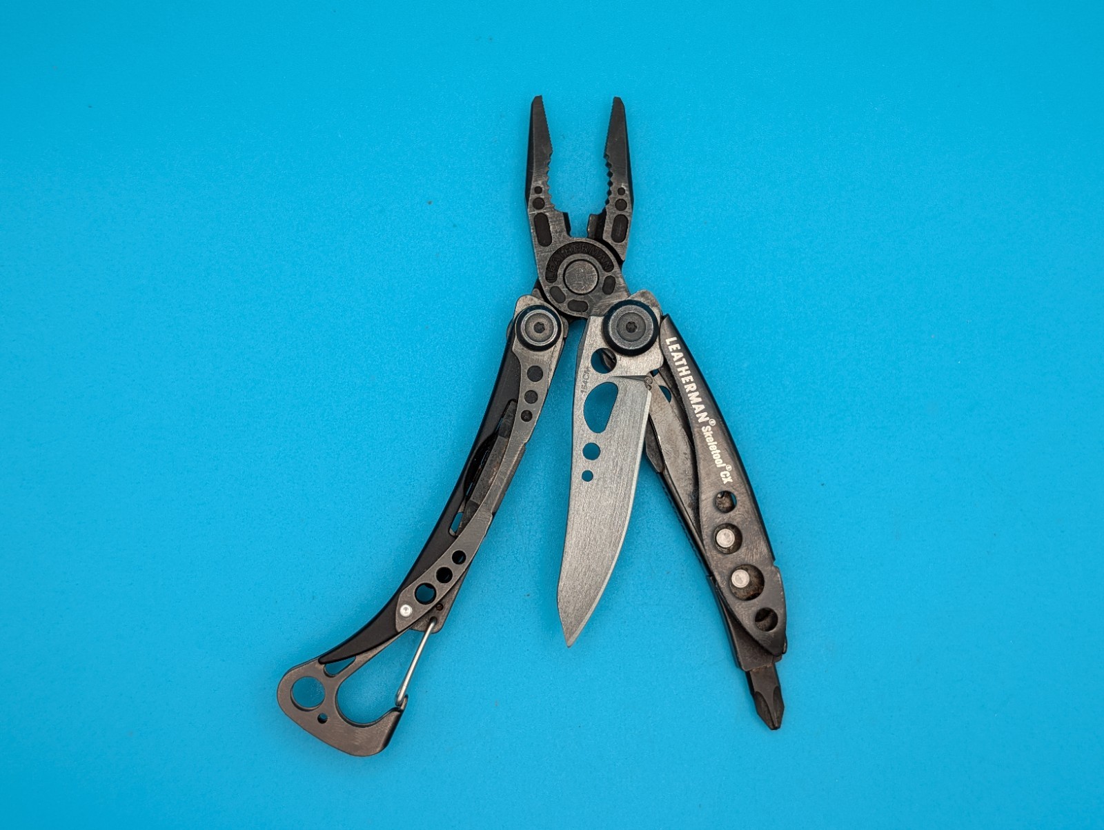 Leatherman Skeletool CX Multitool Plain Edge Knife!