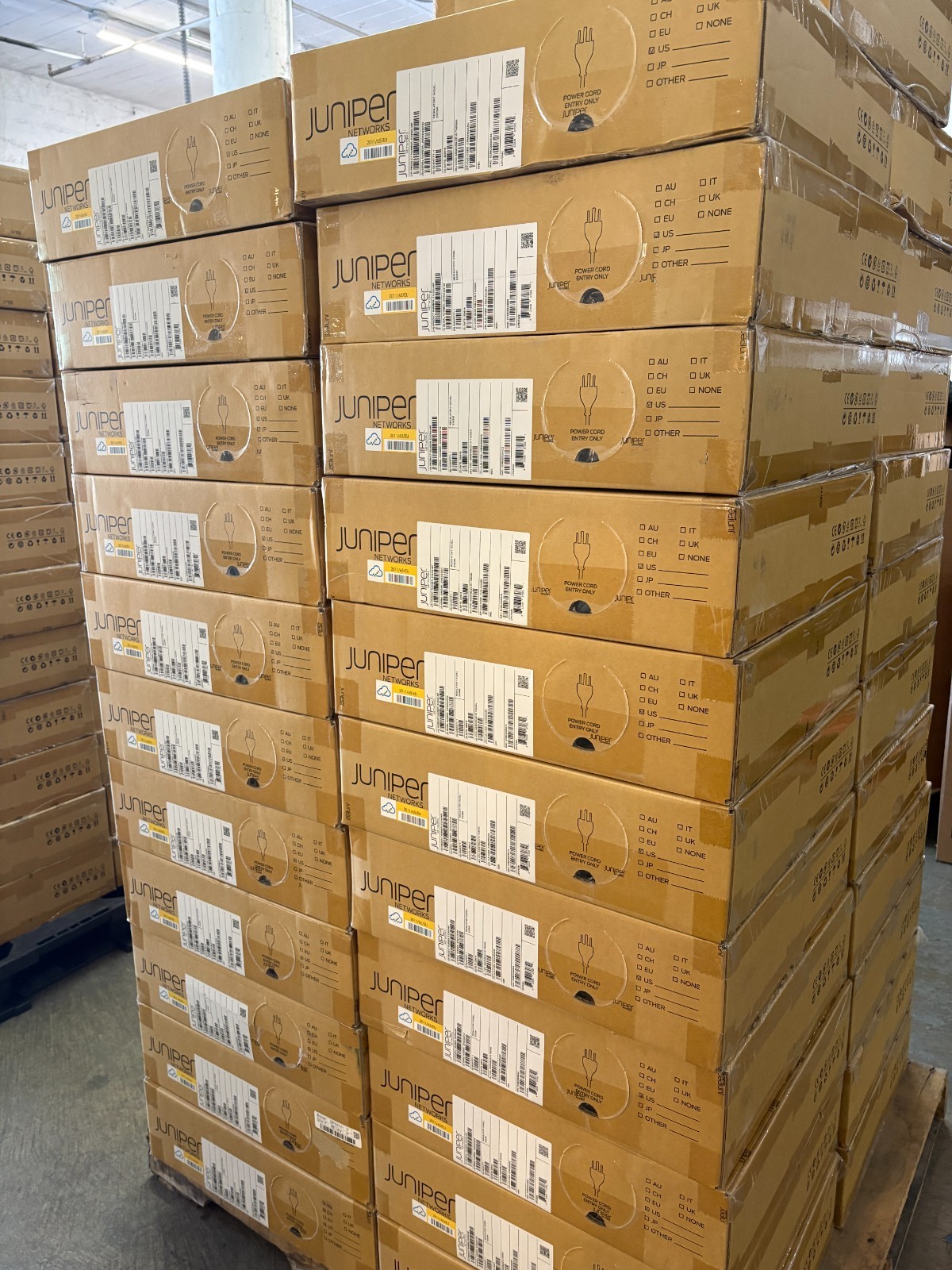 NEW Juniper Networks EX2300-48P 48-Port PoE+ Network Cloud-Ready Ethernet Switch