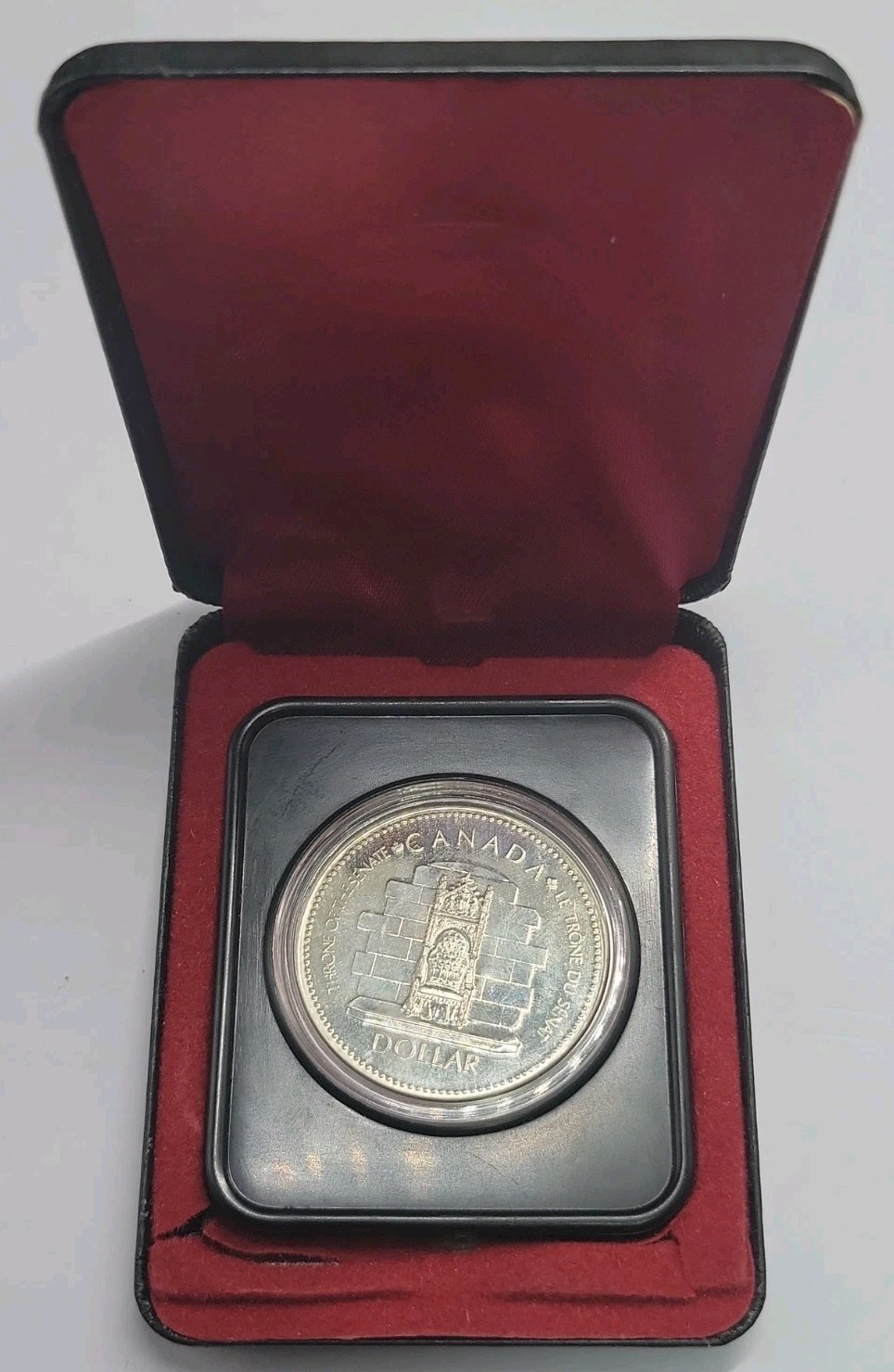 1977 QEII Canada Throne of the Senate   0.500 Silver $1 One Dollar Coin