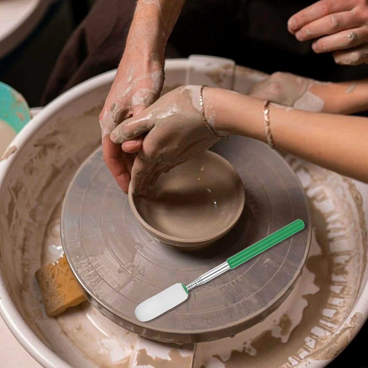 Telescopic sponge sticks, suitable for pottery, long sponges, and ceramic tools.