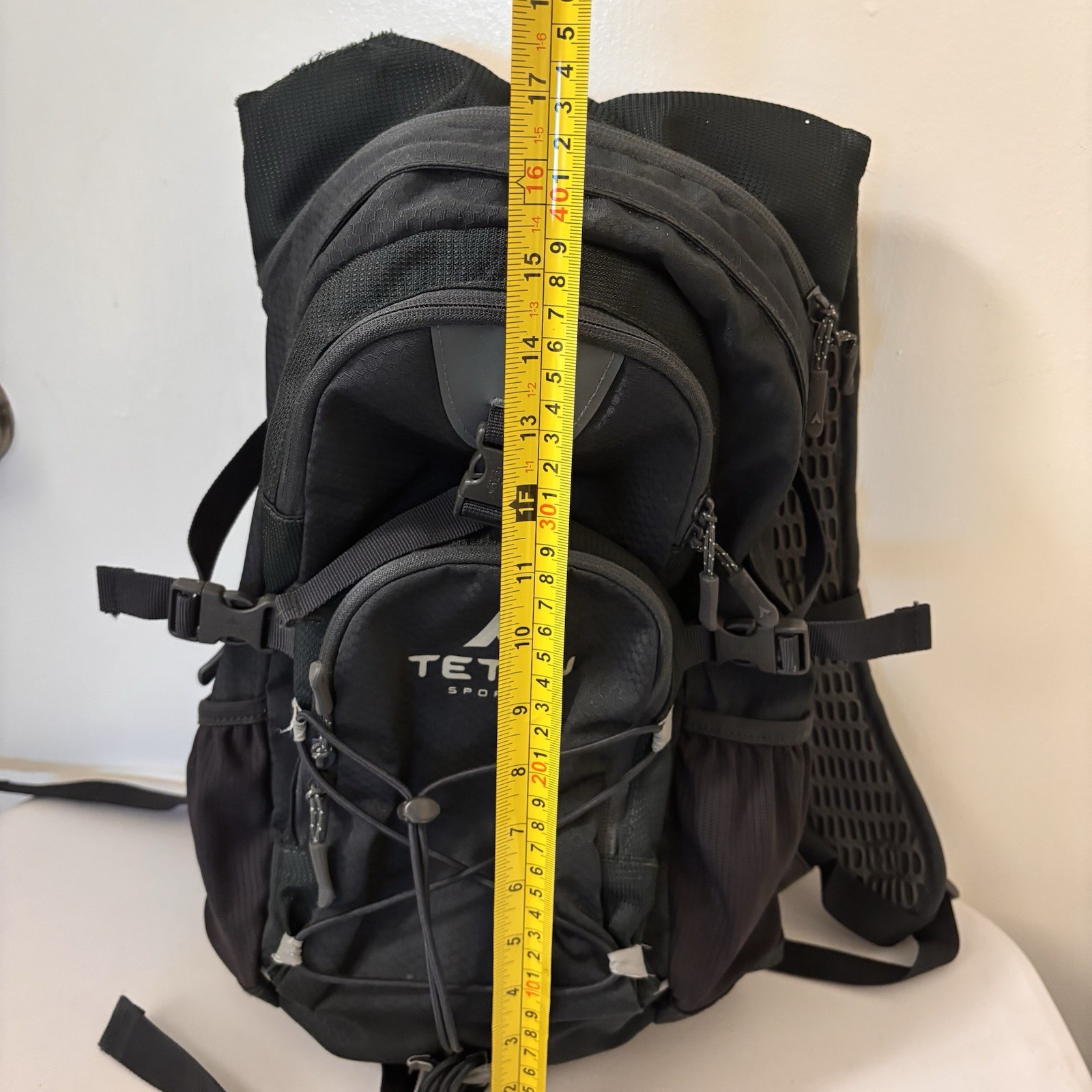 TETON Oasis Hydration Backpack Hydration Pack w/ Raincover - No Bladder
