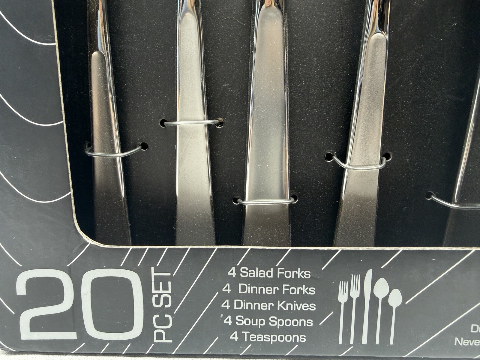 Cambridge Silversmiths Ltd 20 Pc Flatware Set Comet Sand 18/0 Stainless New