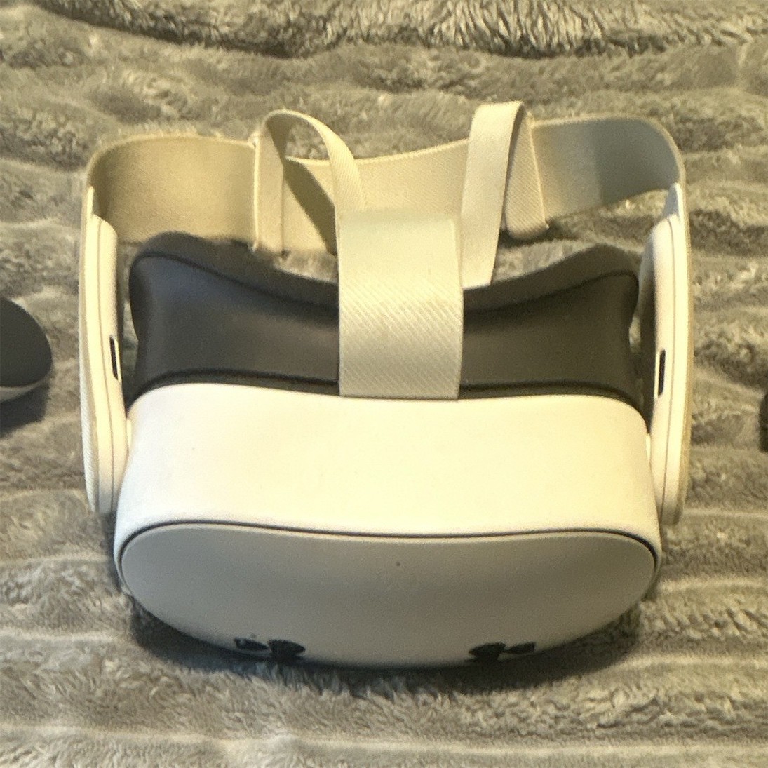 Meta Quest 3s Standalone VR Headset with Touch Controllers, White