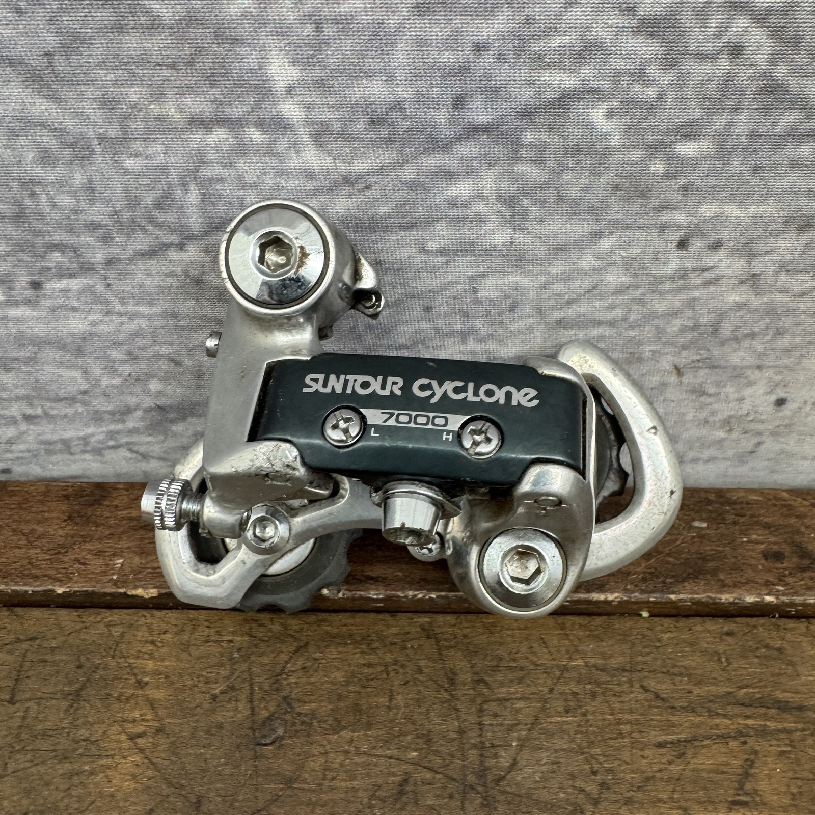 Vintage Suntour Cyclone 7000 Rear Derailleur Short Cage Hanger Silver Japan 215g
