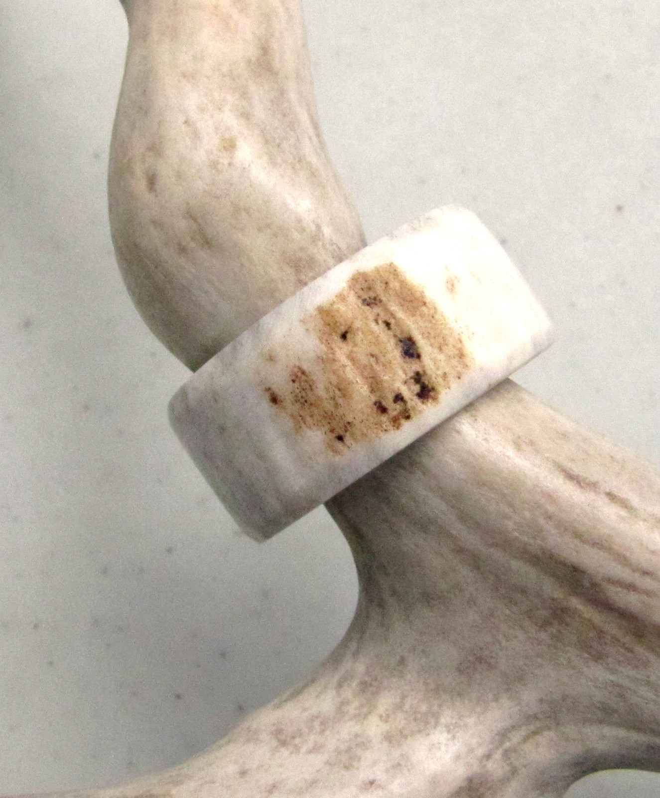HANDCRAFTED OOAK SHED DEER, ELK ANTLER RING,SIZE  15 1/2, R-249