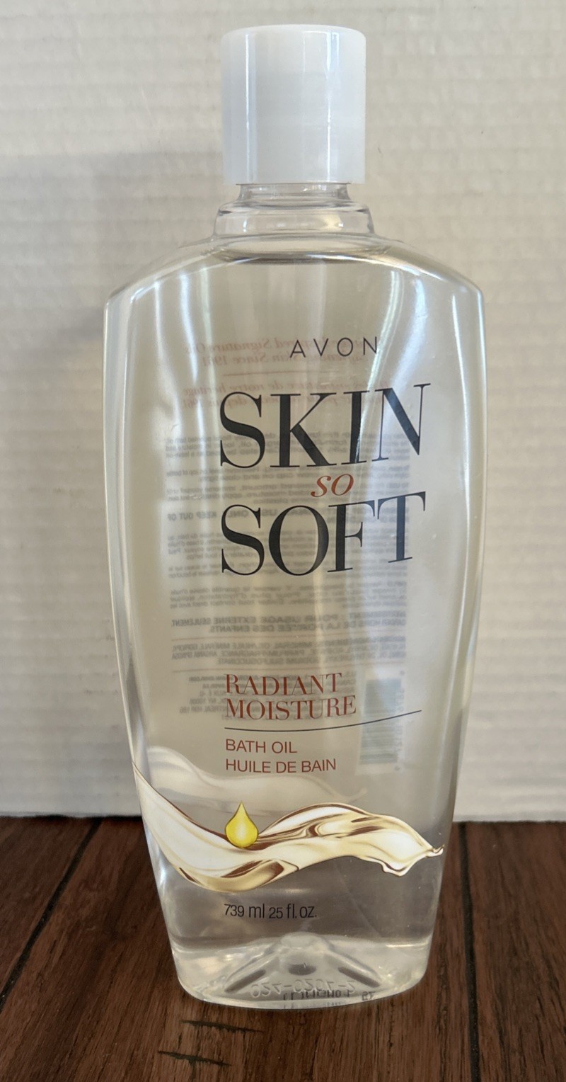 Avon Skin So Soft bath Oil - Radiant Moisture - 739 ml. - 25 oz - bonus size