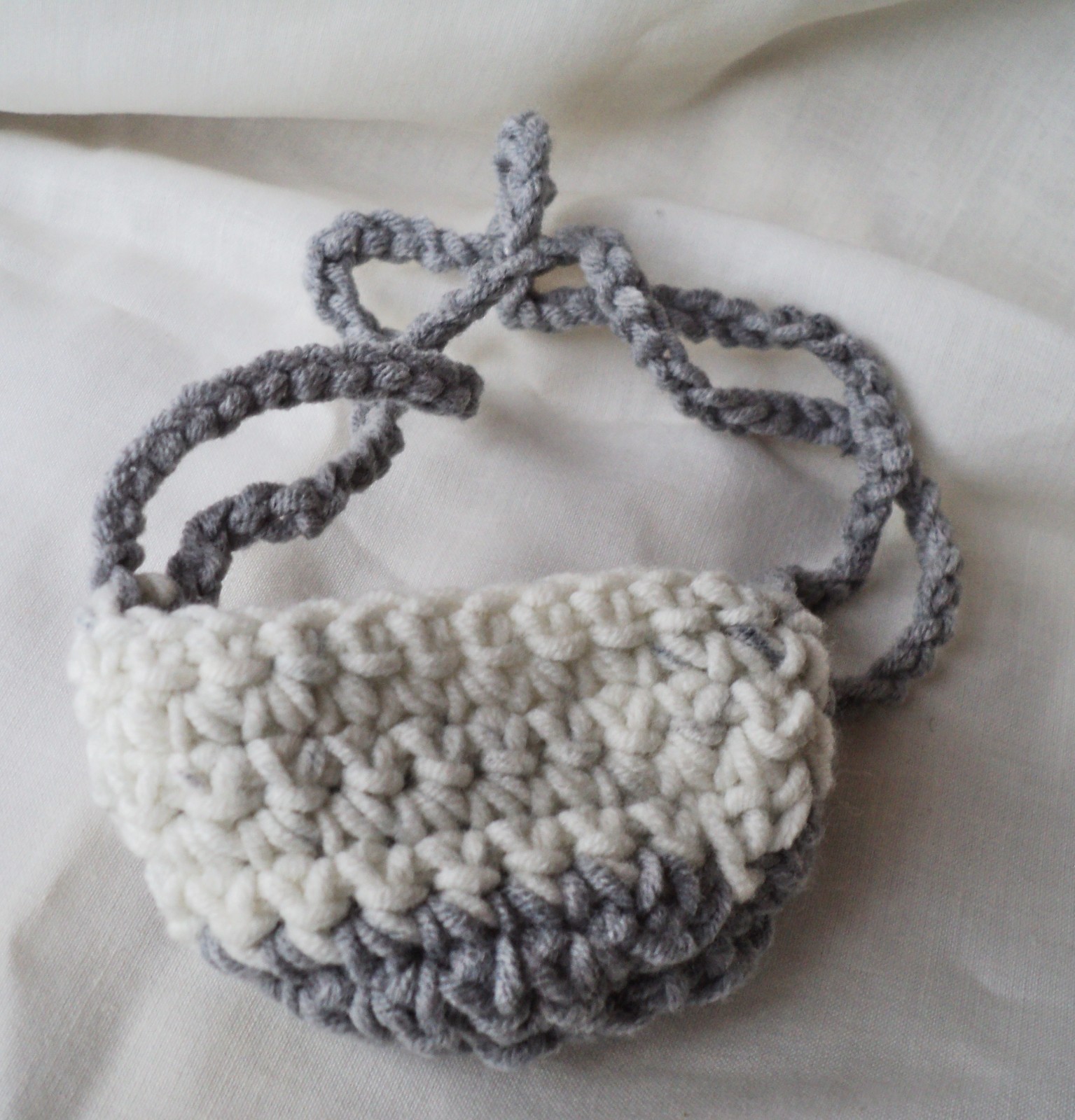New Hand Crochet Grey & White Acrylic NOSE WARMER Winter Sports Clothing
