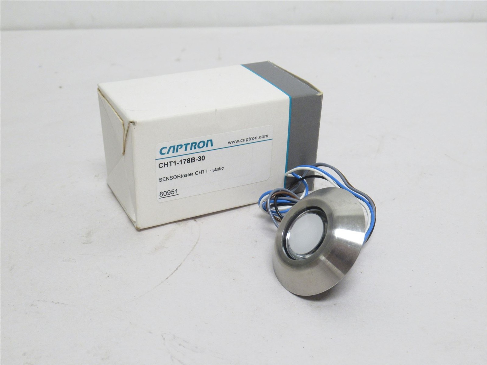 240547 New In Box; Captron CHT1-178B-30 Capacitive Sensor Switch