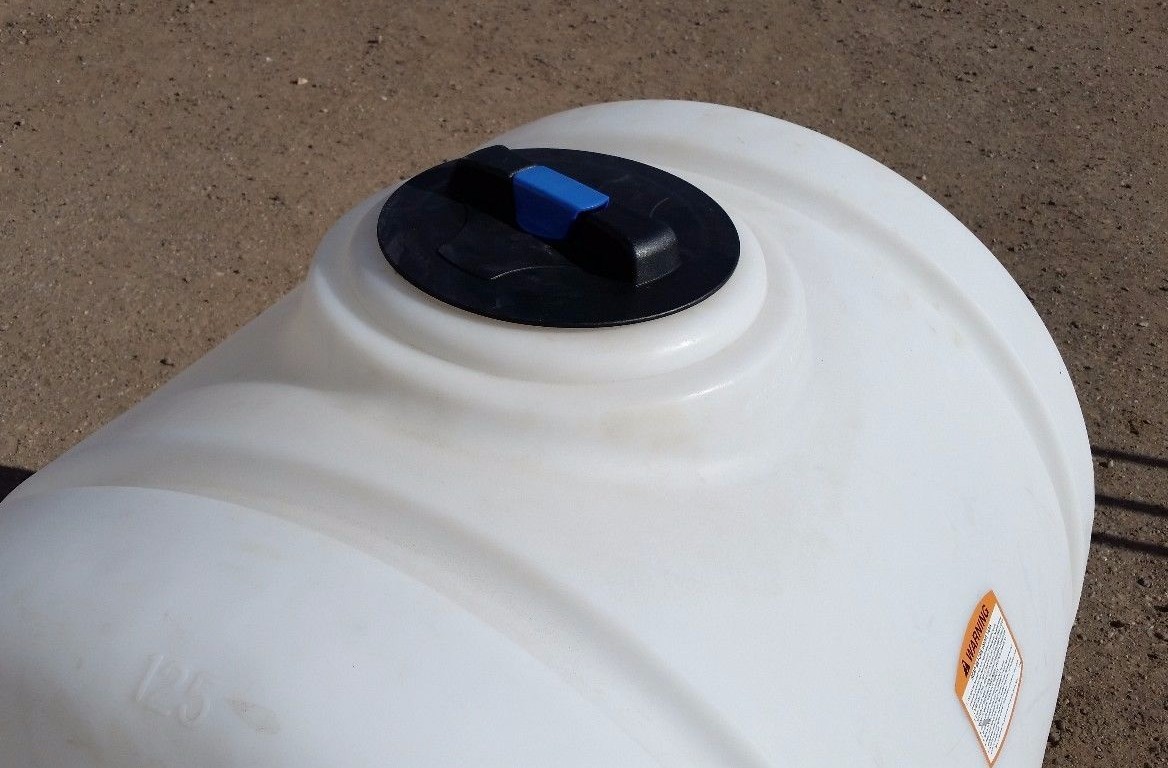 125 gallon poly plastic water storage tank leg