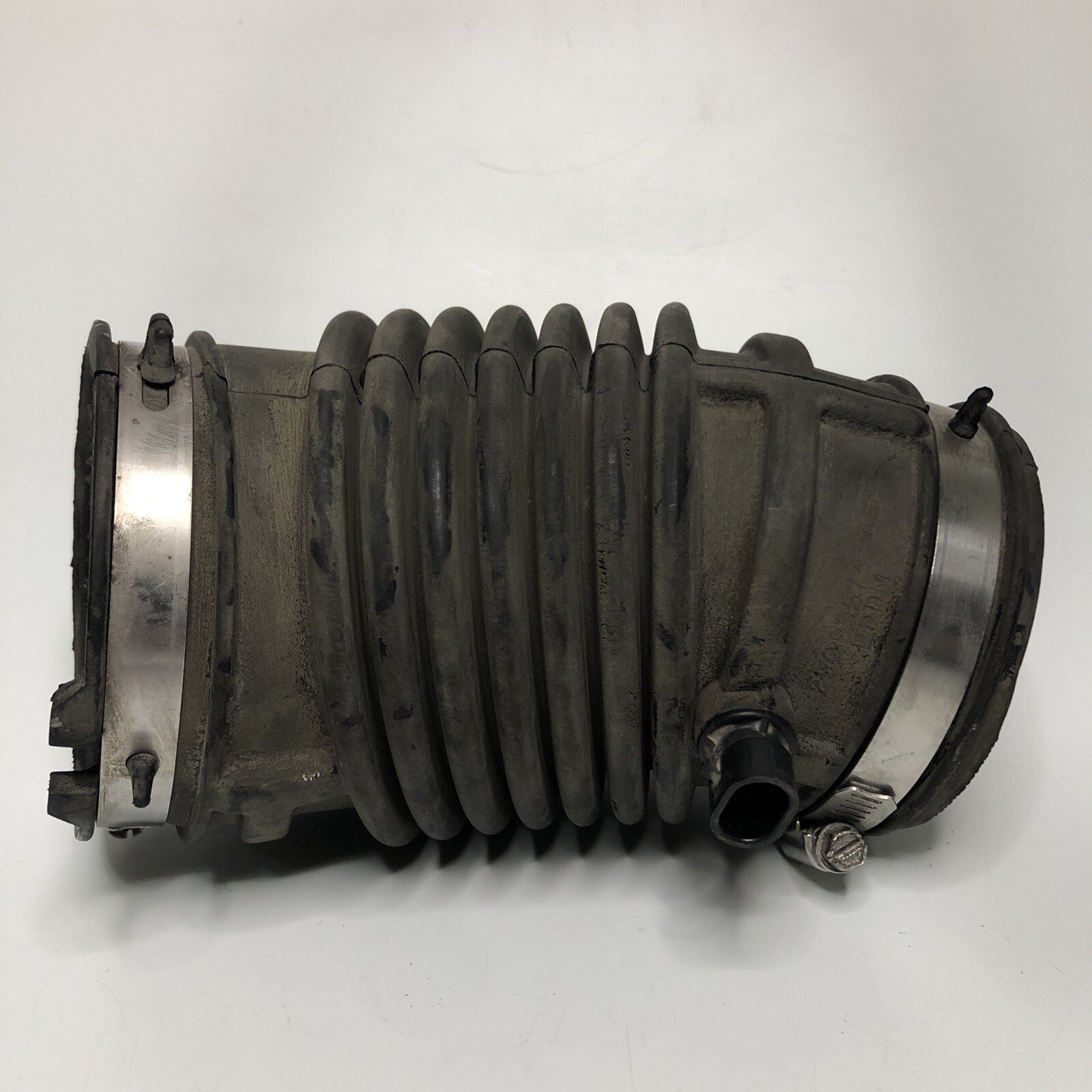 96-02 CHEVY ASTRO GMC SAFARI 4.3L  AIR CLEANER INTAKE TUBE HOSE 25099574-ASM