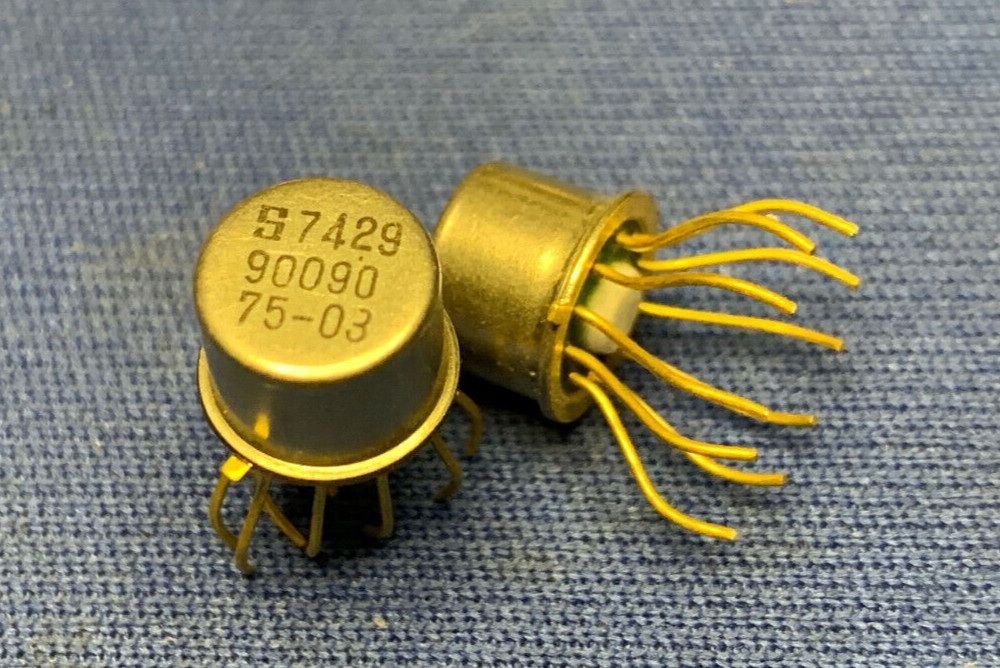 90090 75-03 SIGNETICS GOLD LEADS TO-99 8-Pin METAL CAN VINTAGE 1974 LAST ONES