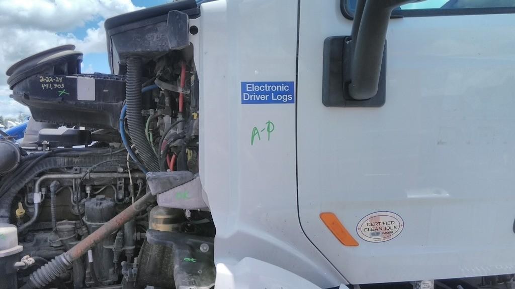 For 2019 PETERBILT 579 COWL Left ,  OH