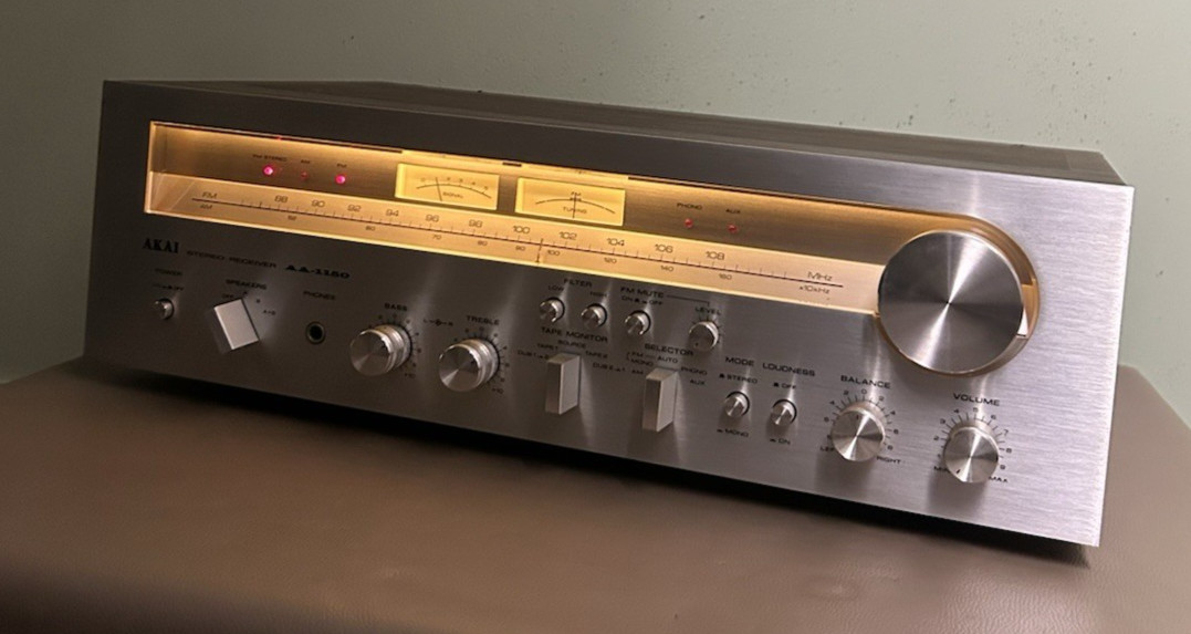 AKAI AA-1150 STEREO RECEIVER