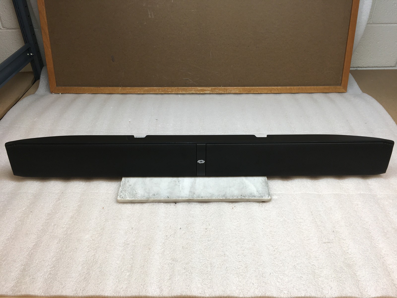 Crestron SAROS SB-200-P-B Single Sound Bar 200 6507899 - Black