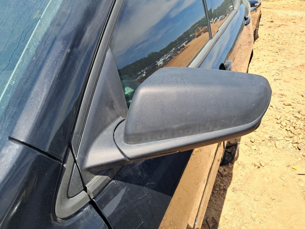 EQUINOX 2019 Glove Box 4768543