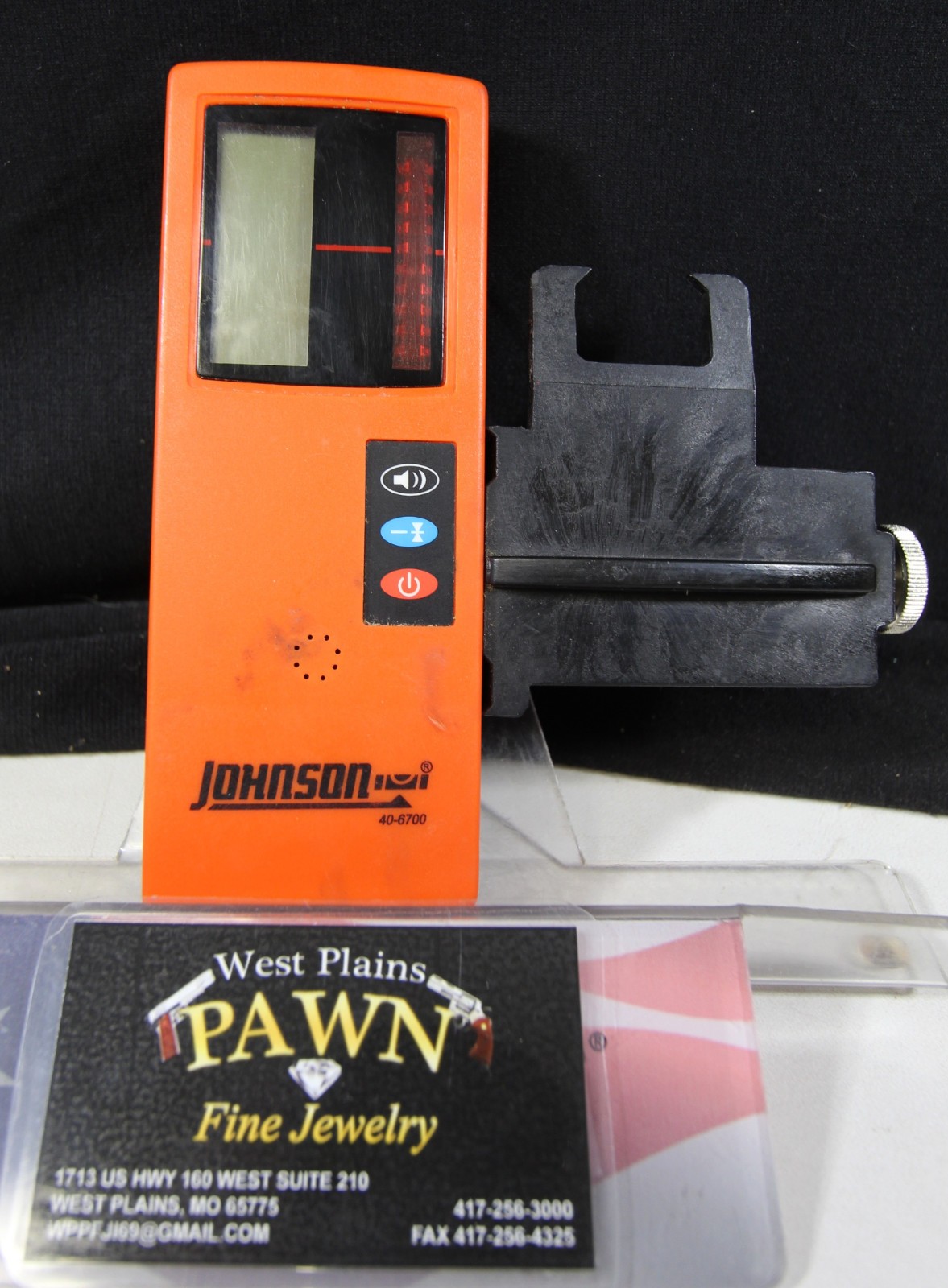 JOHNSON ONE SIDED 40-6700 RED BEAM LASER LEVEL LCD DETECTOR WITH CLAMP (06E26EB)