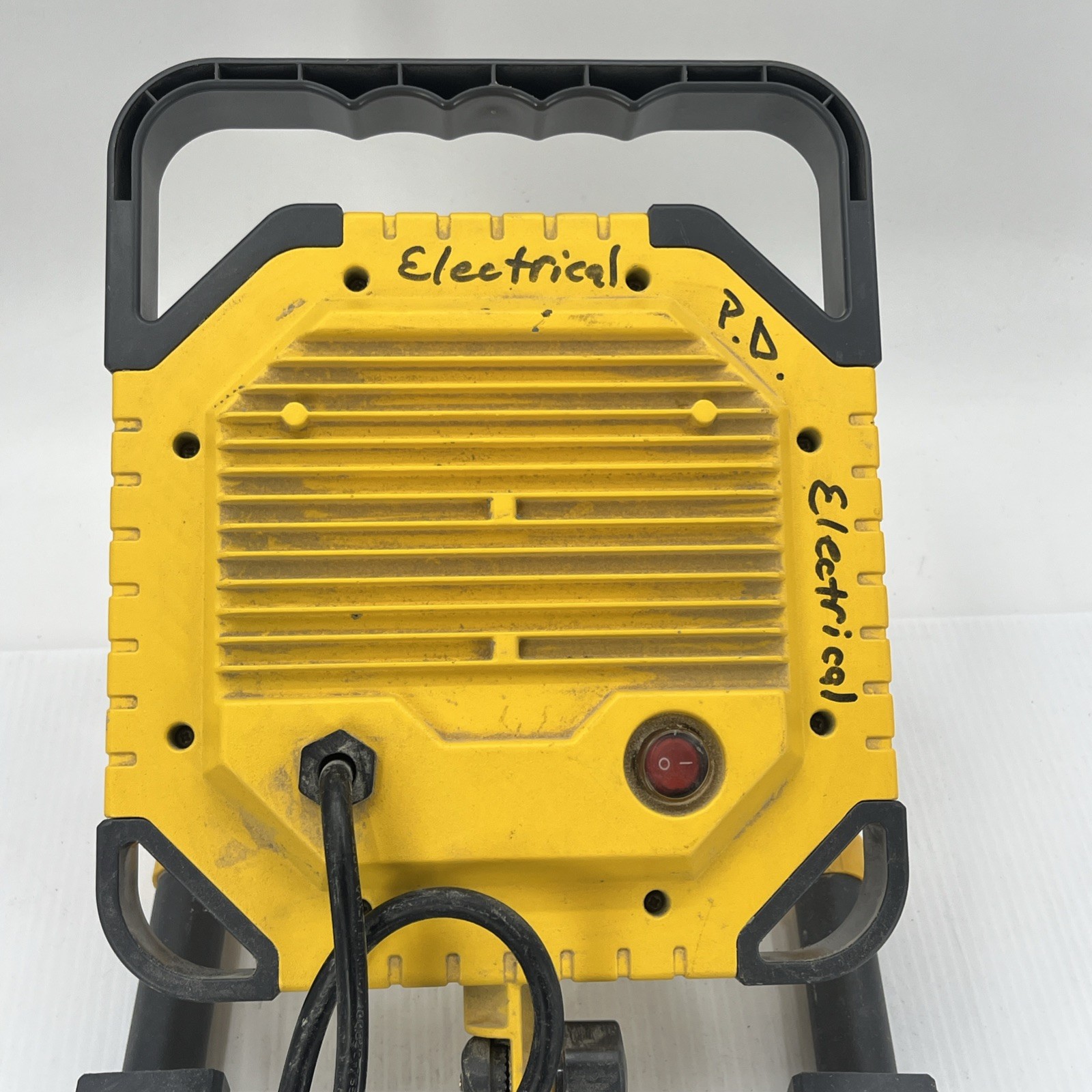 Intertek Portable Work Light, Model 6335, 120 Vac, 60 Hz, 45 W. {LL}.