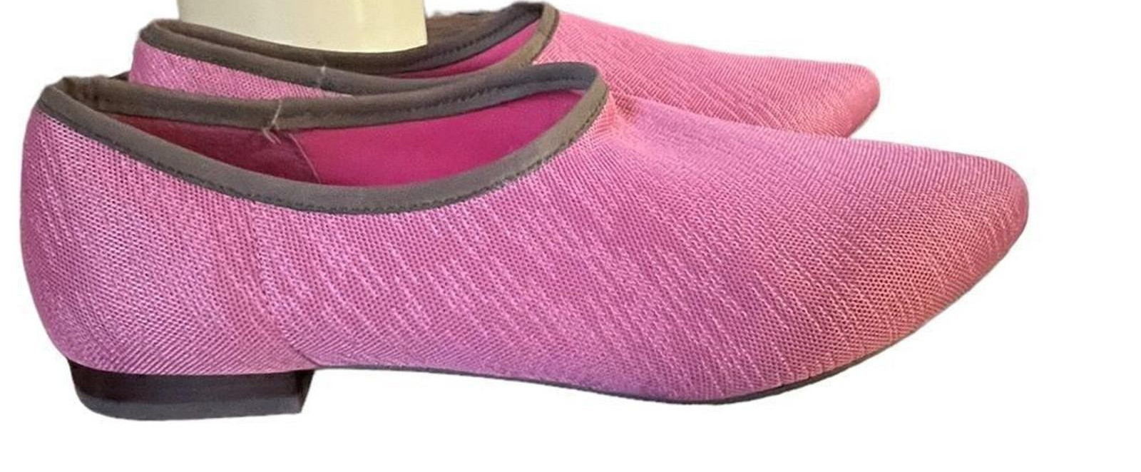 Lori Goldstein pink and grey fabric flats with pointed toes women’s size 9