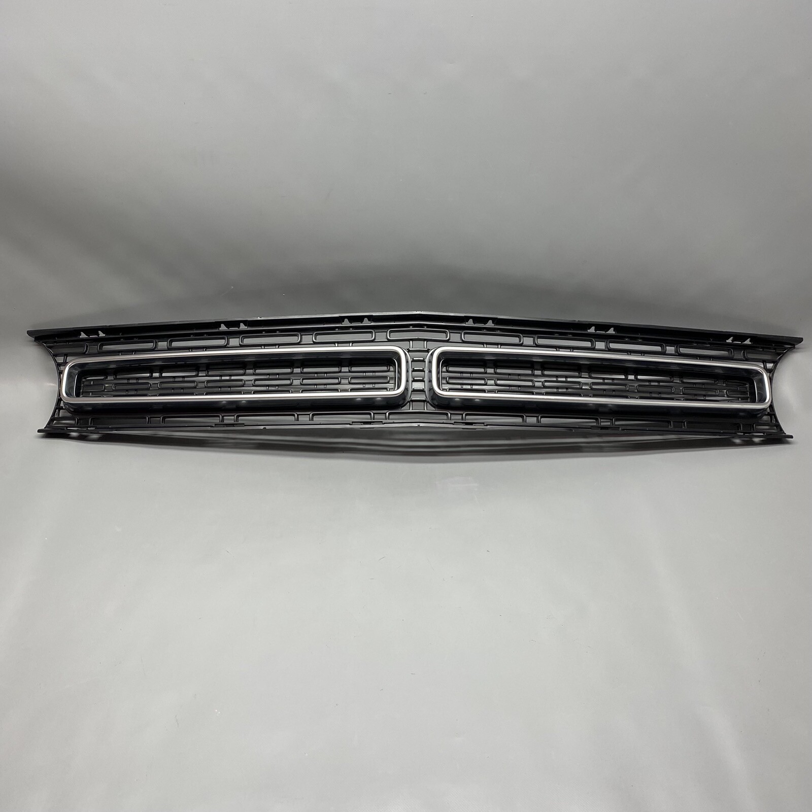 DODGE CHALLENGER FRONT GRILLE 2015 2016 2017 2018 2019 OEM 9403971