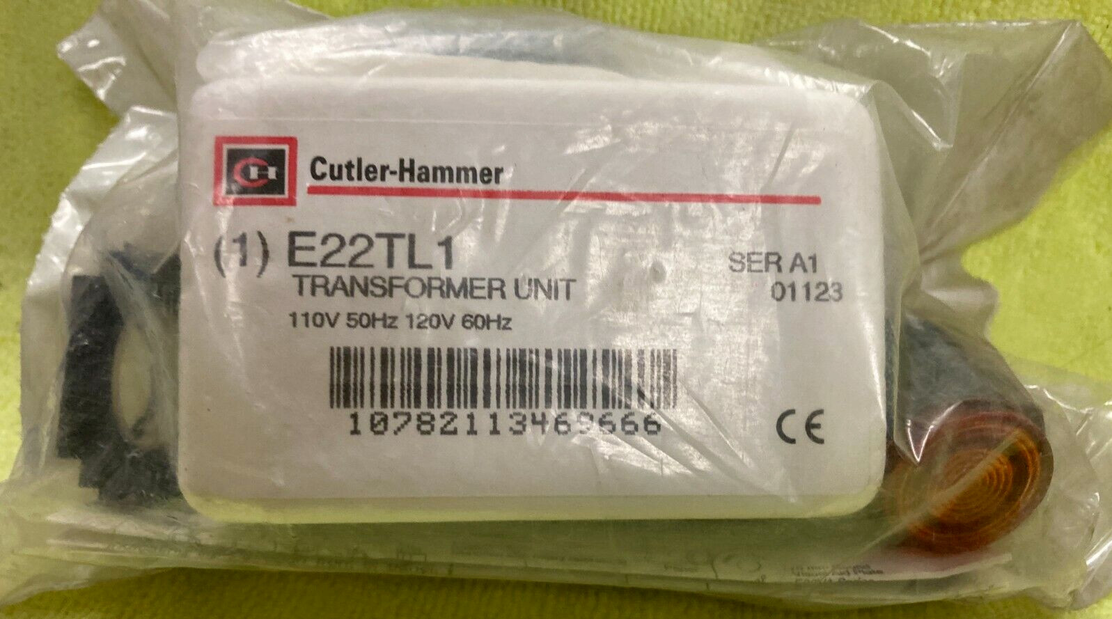 Cutler-Hammer E22TB9X11C Ext. Push Button Amber Illum. / E22TL1 Transformer Unit