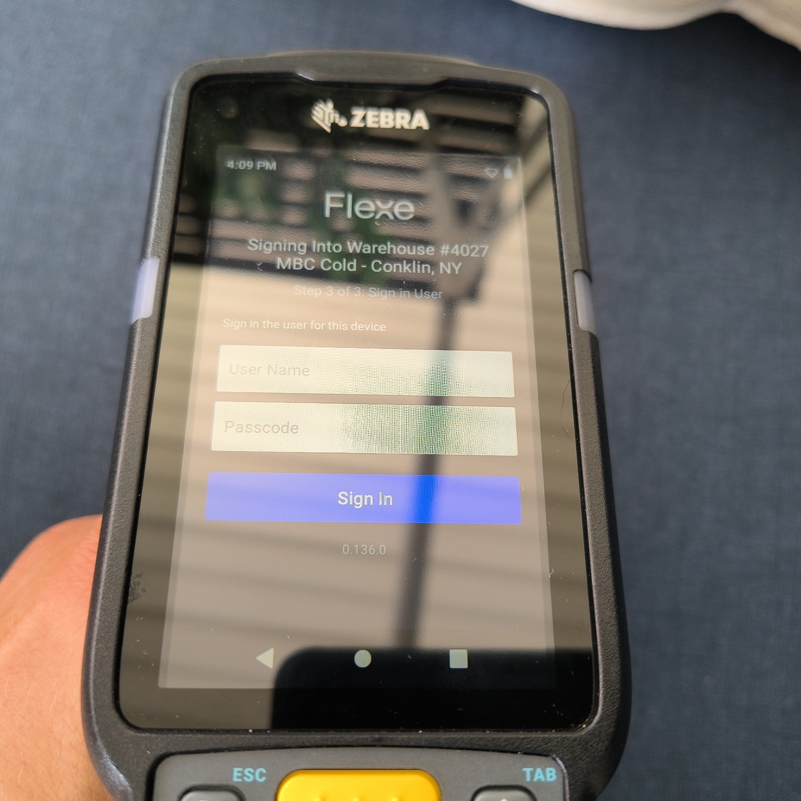 Zebra MC330L Mobile Computer Scanner Main Unit With Battery NEEDS REPROGRAM b