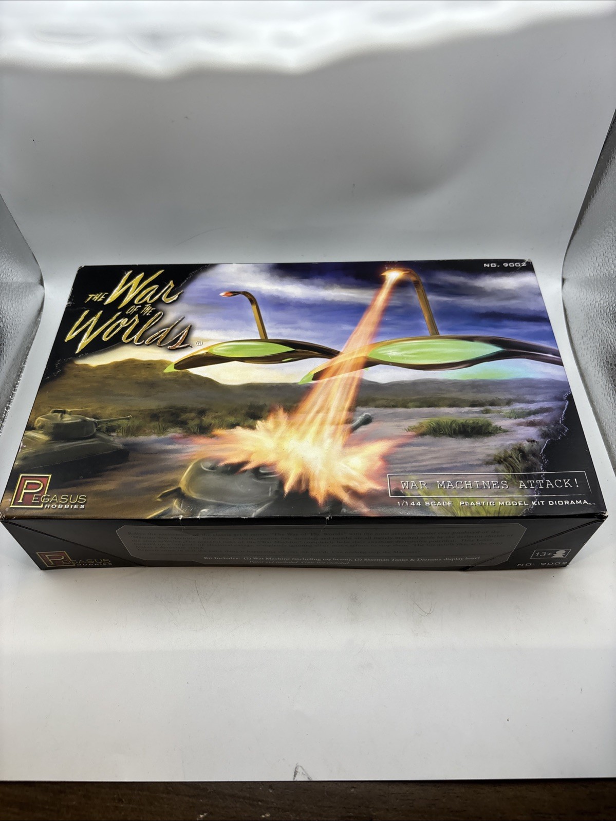 Pegasus Hobbies War of The Worlds War Machines Attack 1:144 Model Kit #9002 NIB
