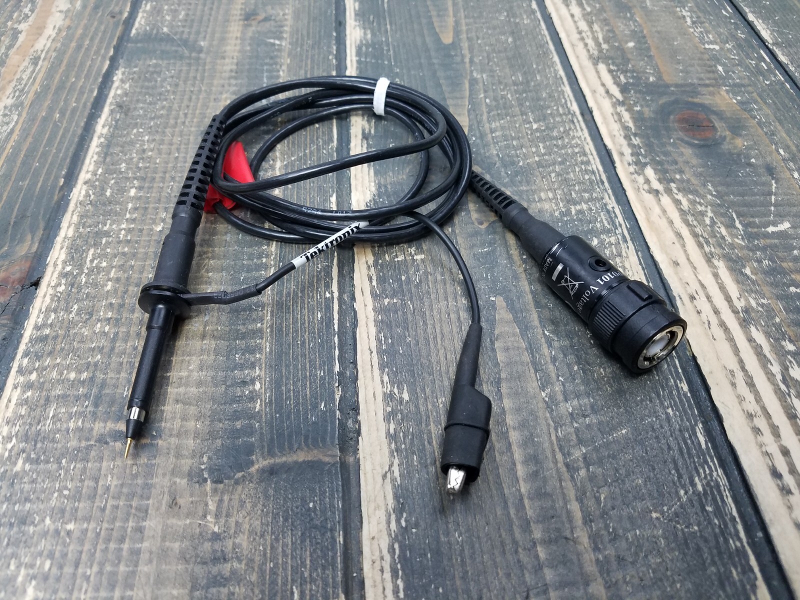 Tektronix TPP0101 Oscilloscope Voltage Probe 100MHz 10MΩ 10X