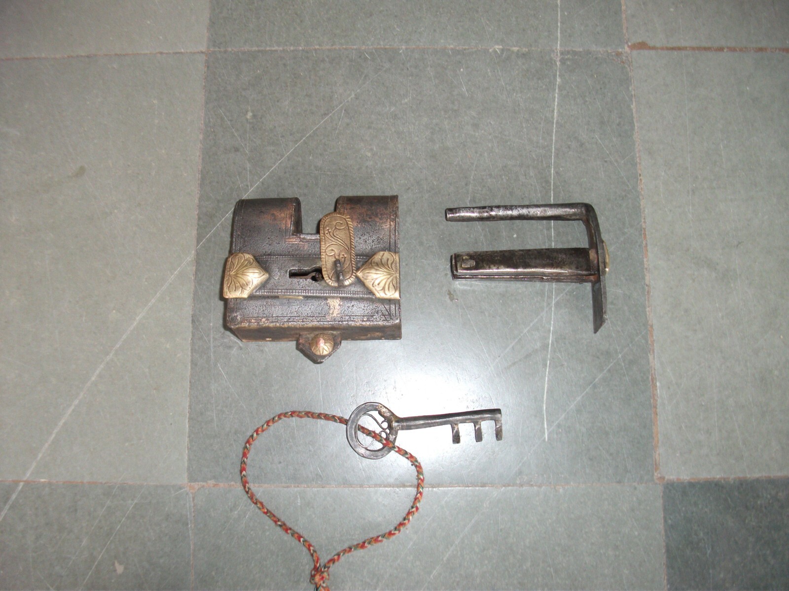 Vintage Iron Engraved Brass Fitted Handcarfted Solid Padlock