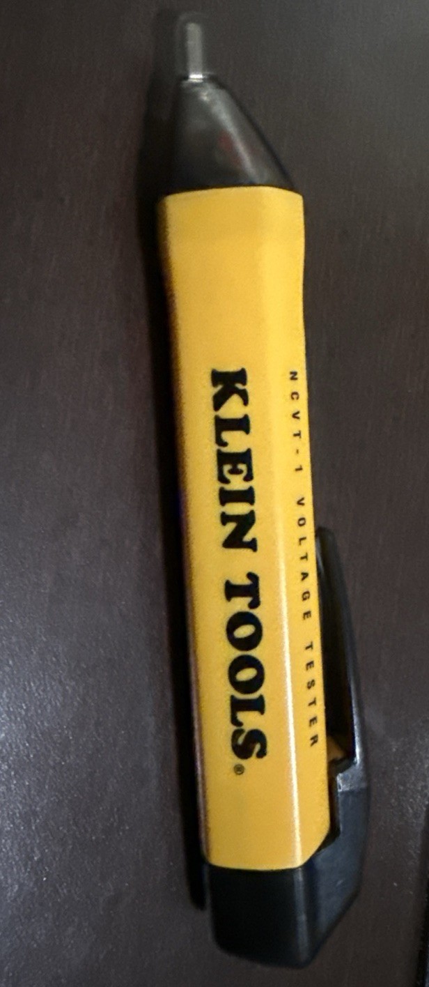 Klein Tools / Voltage Tester