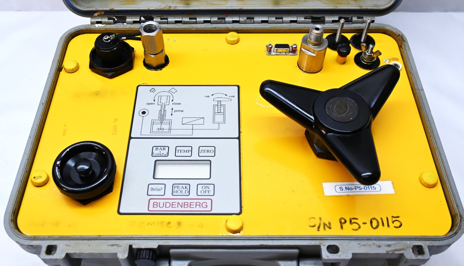 BUDENBERG E400 DIGITAL HYDRAULIC PRESSURE CALIBRATOR.