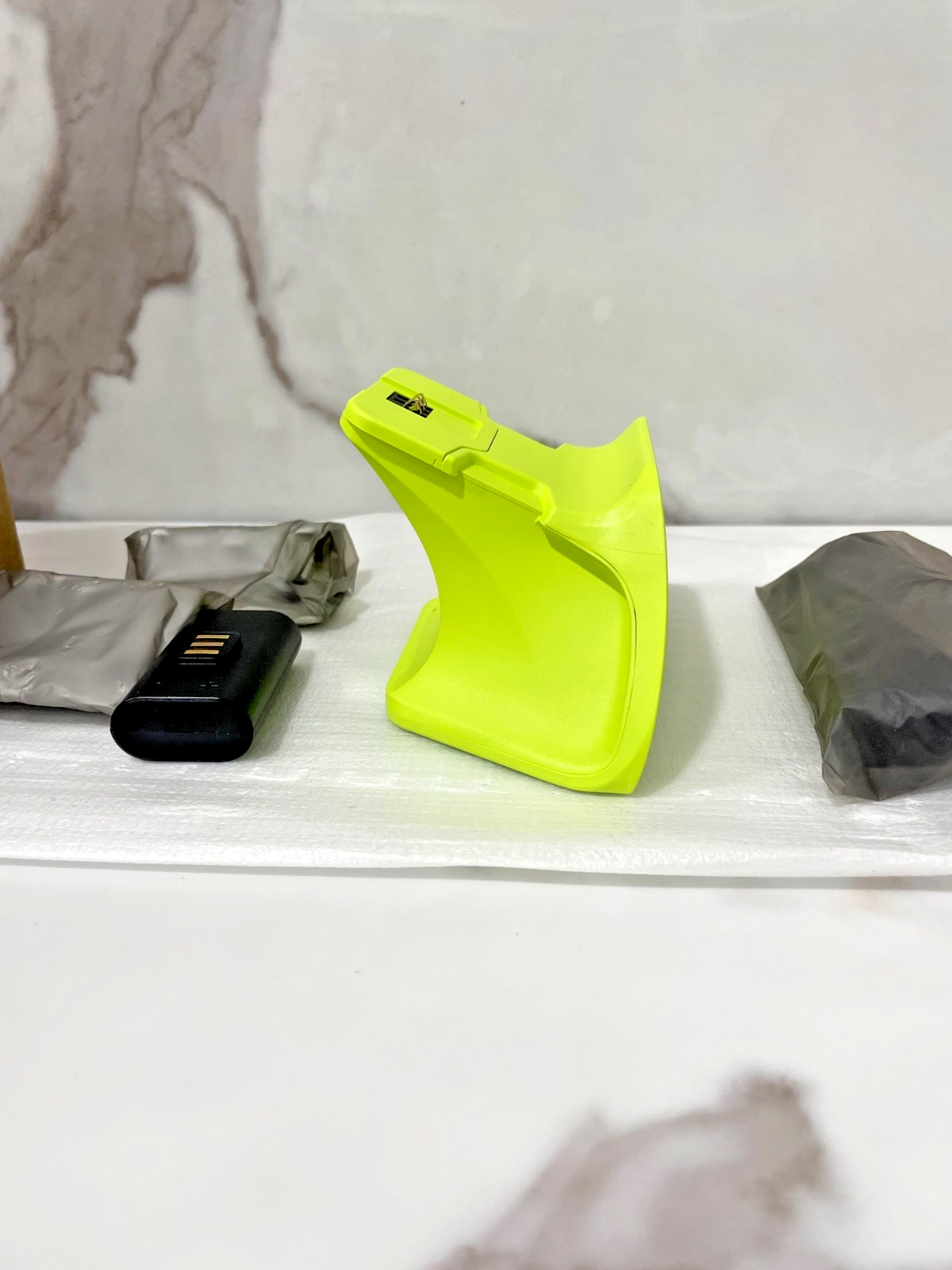 Razer Kaira X Charging Stand for Xbox Controllers - Electric Volt