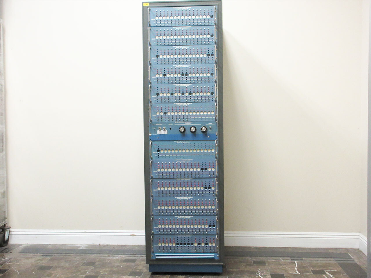 MATRIX TEST EQUIPMENT SX-16 CATV CARRIER SIGNAL GENERATOR 141 CHANNEL