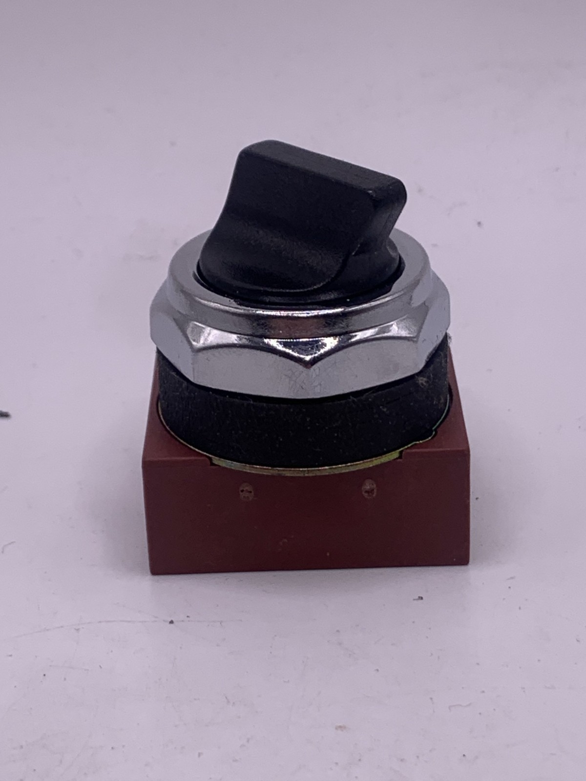 Siemens 3SB03-2MKB 30mm Selector Switch 2 Positions Maintained Black Knob