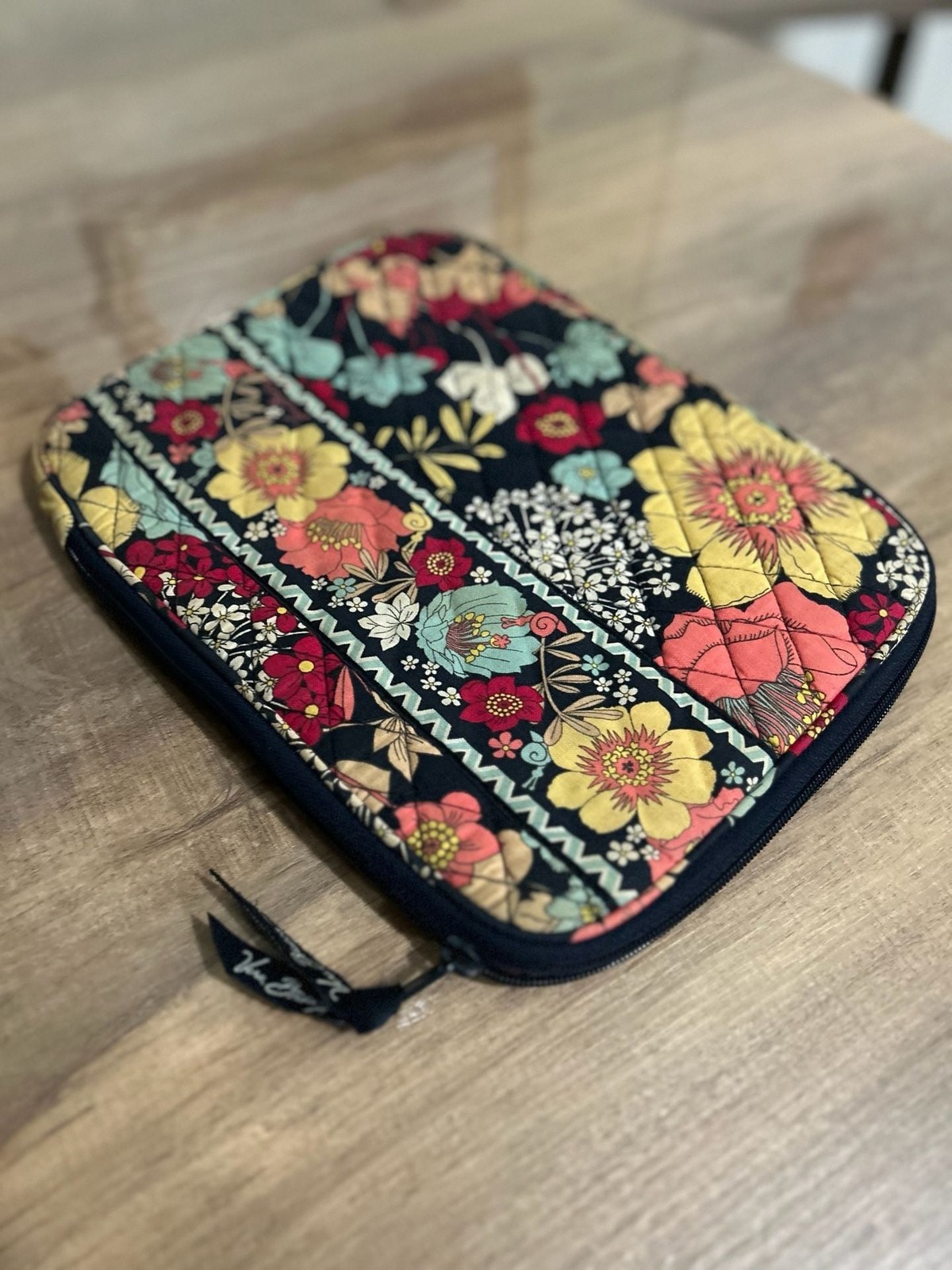 Vera Bradley Quilted Padded Tablet/Laptop Sleeve in Happy Snails Pattern