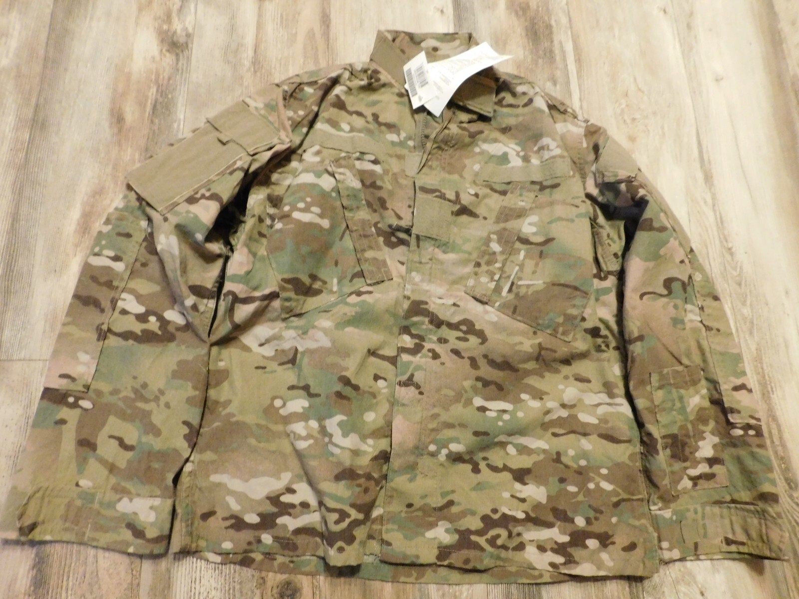 US ARMY  MULTICAM FLAME RESISTANT TOP COAT SIZE MED - SHORT NEW
