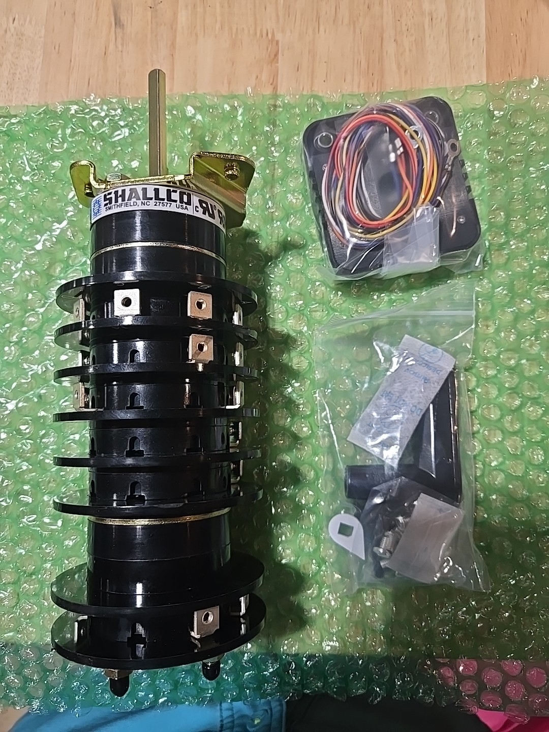 Shallco Series 26 Circuit Breaker Control Switch 2652D Rotary Lockout