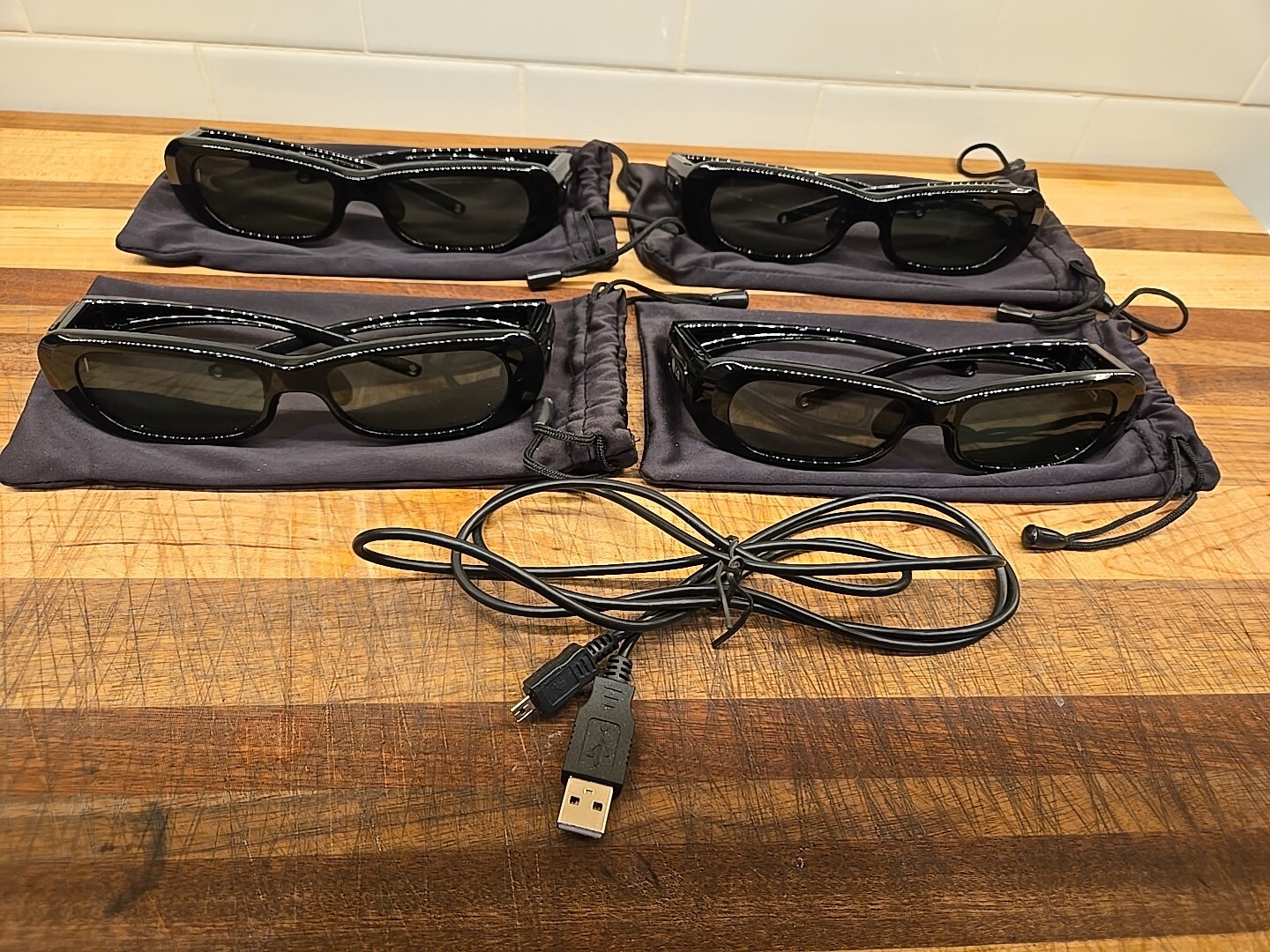 LG 3D Glasses AG-S250 for LG 3D TV/Projector - (Lot of 4 With Charger) - No Box