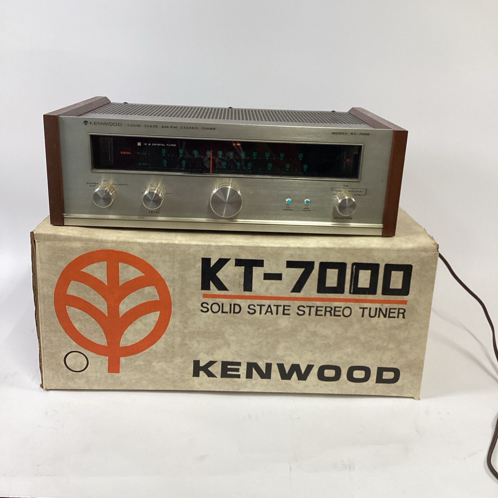 Vintage Kenwood KT-7000 FM AM Solid State Stereo Tuner W/ Original Box