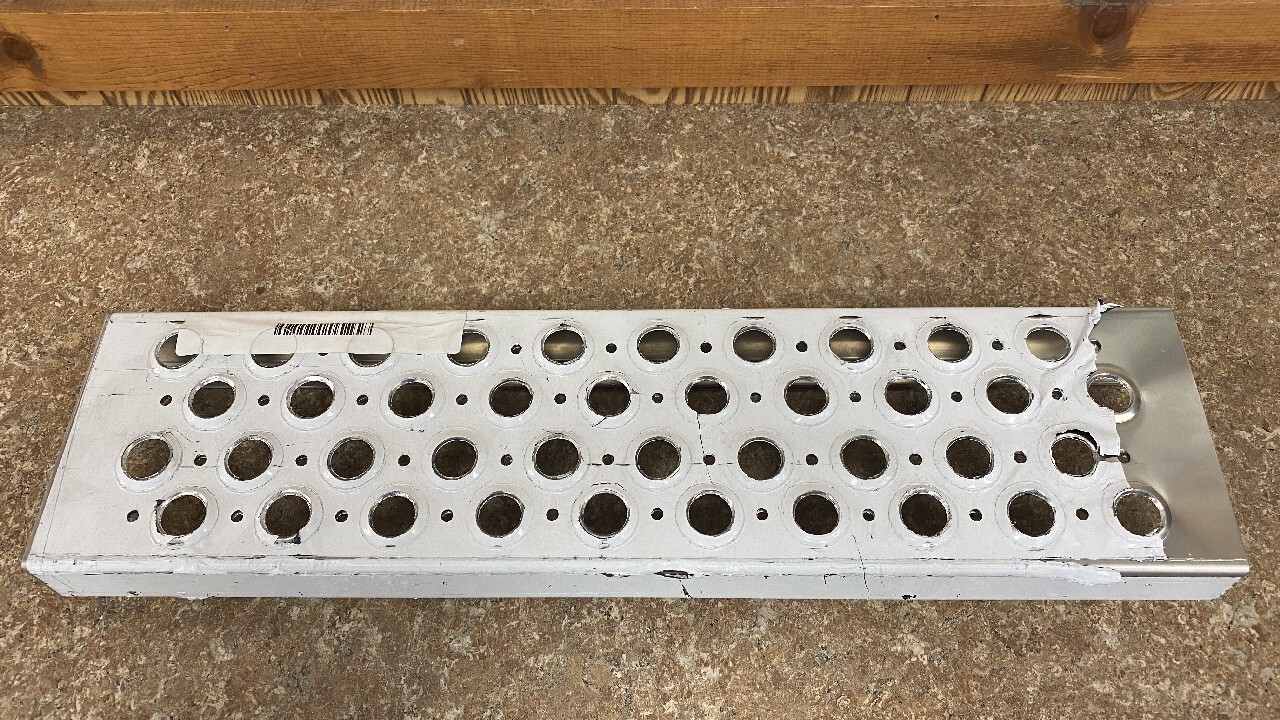 Non-OEM Kenworth T600 22.75-inch Step
