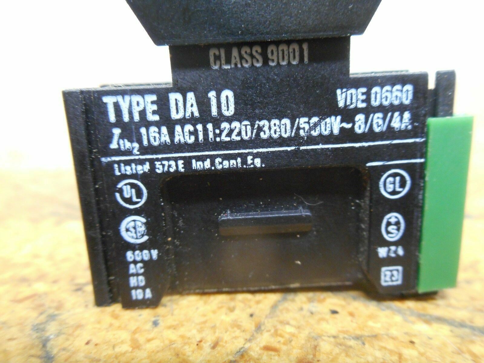 Square 9001-DA10 Contact Block With Selector Switch 2 Position Gently Used
