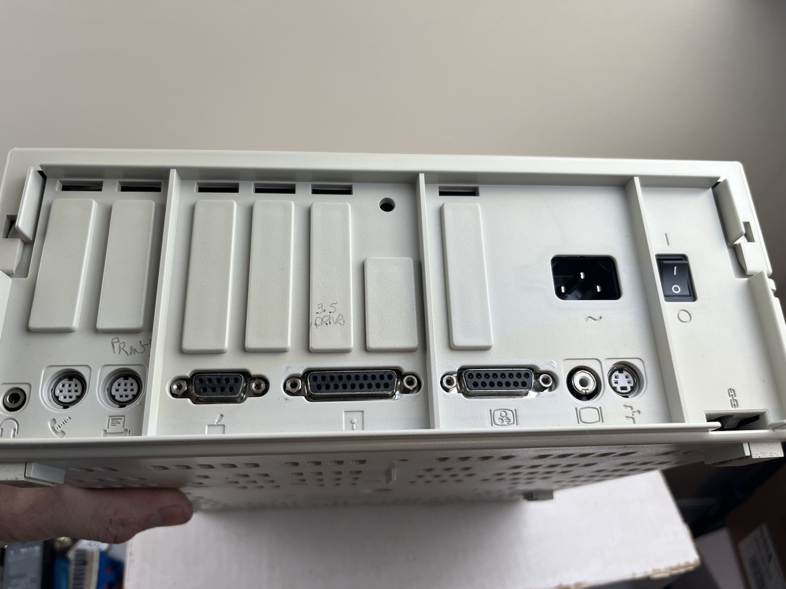 Apple IIGS A2S6000 Computer w/ Original Box, Keyboard, Mouse, Cable Book Works