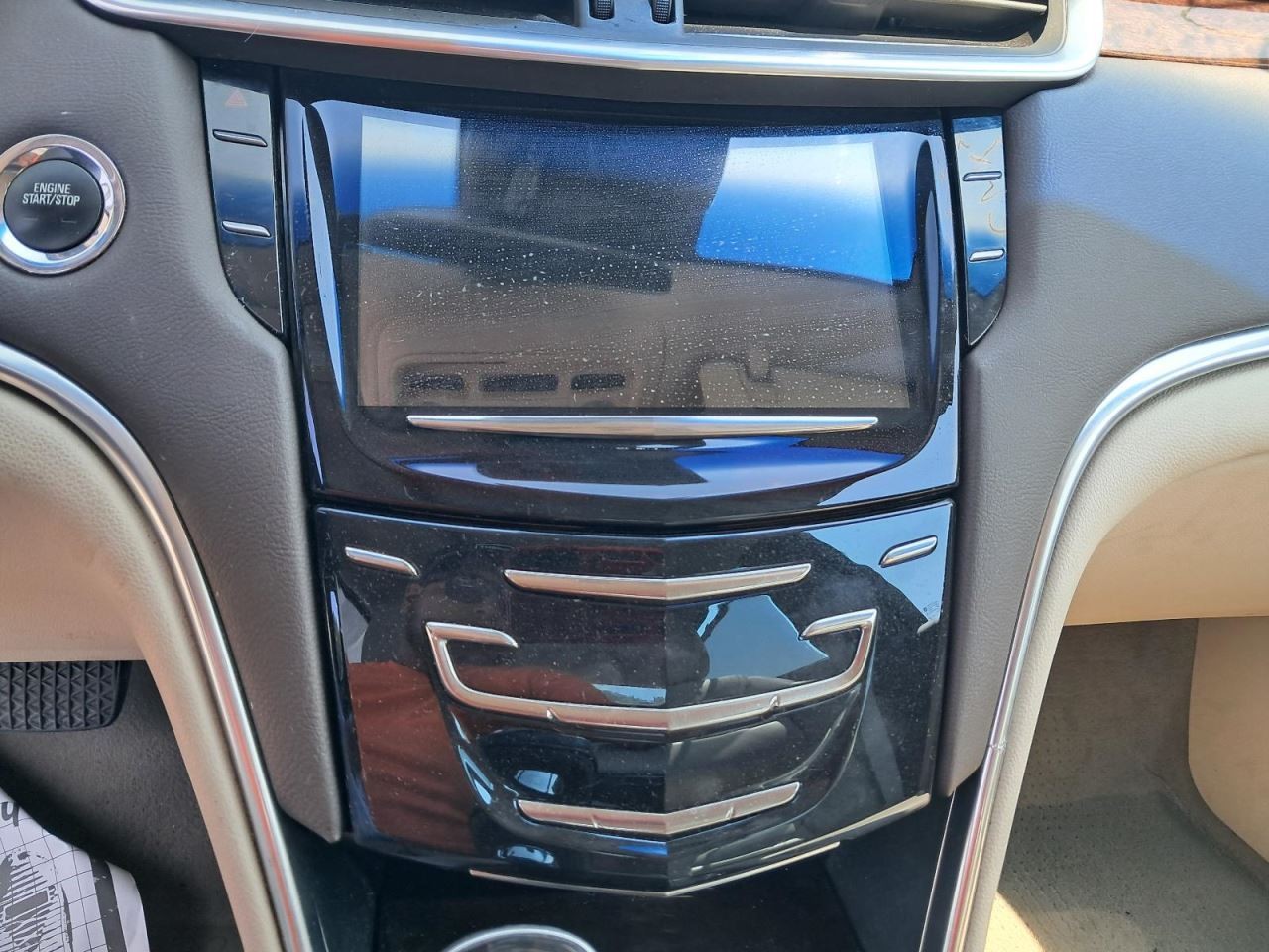 XTS 2016 Glove Box 4793943