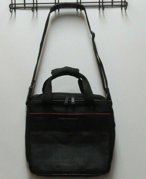 Targus 12" Laptop Computer Case Bag BLK Padded Carry On Shoulder Strap & Handle