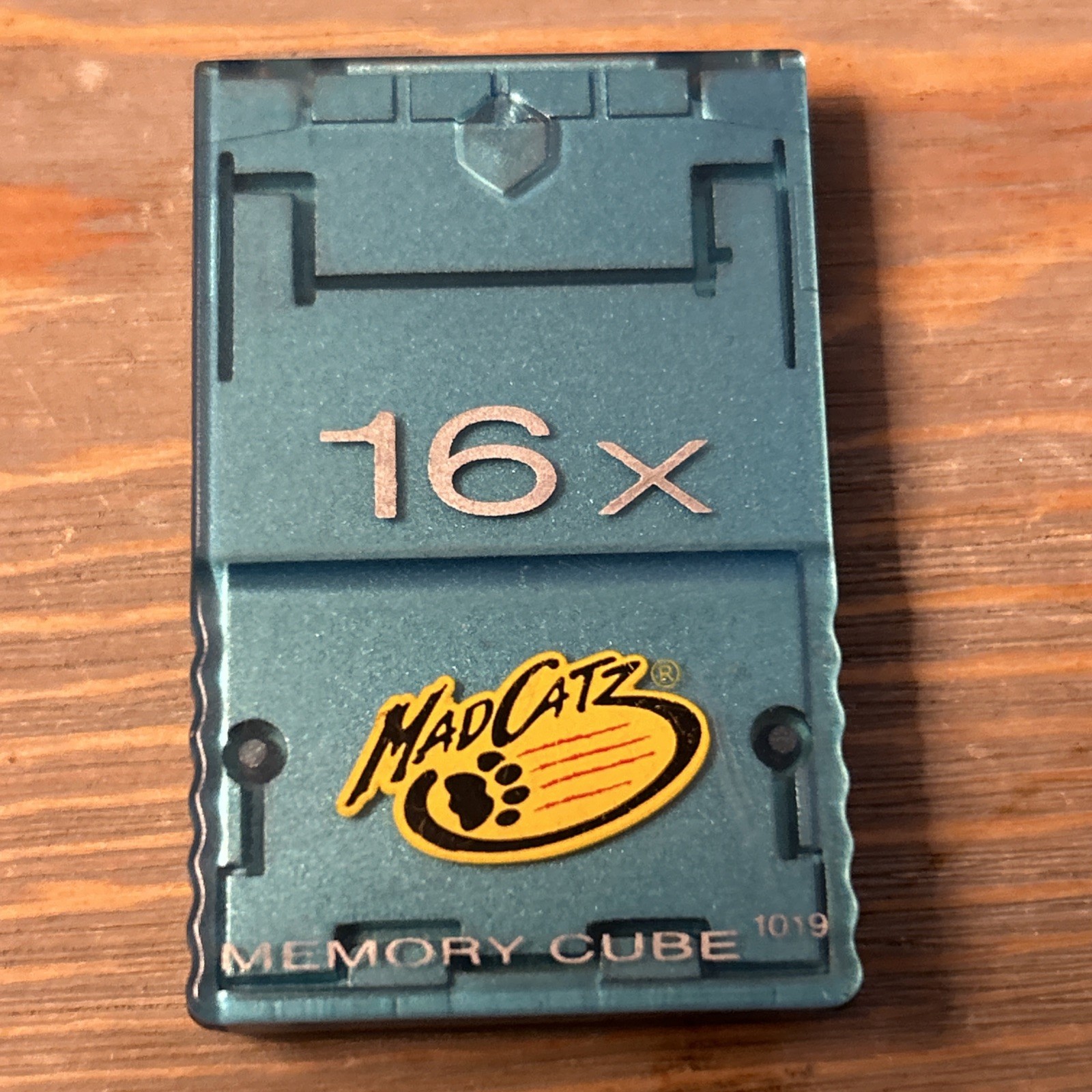 Nintendo GameCube Memory Card 16X Cube 1019 Mad Catz Blue