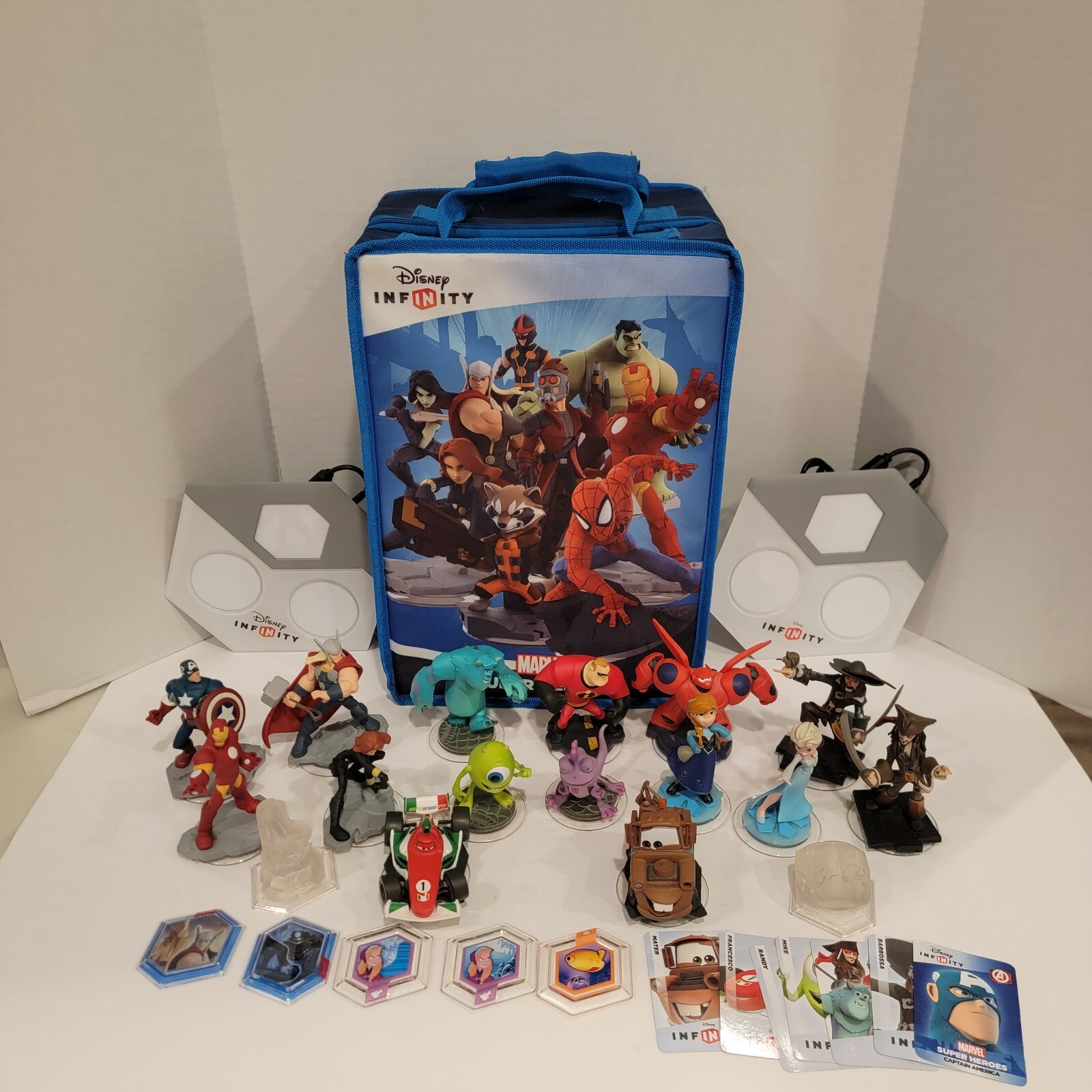 Disney Infinity Lot of 15 Figures with Marvel - Case - Disney Pixar And More