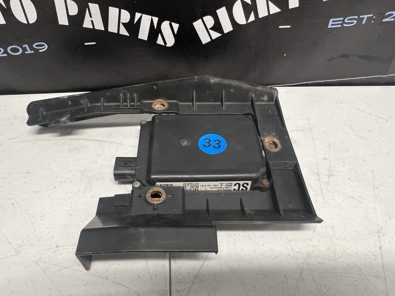 OEM 2014-2017 TOYOTA SIENNA BLIND SPOT RADAR 8816208020 W/ BRACKET 8816308011