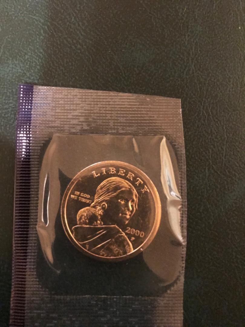 2000 P+D UNCIRCULATED SACAGAWEA DOLLAR STILL IN MINT CELLO NICE L@@K