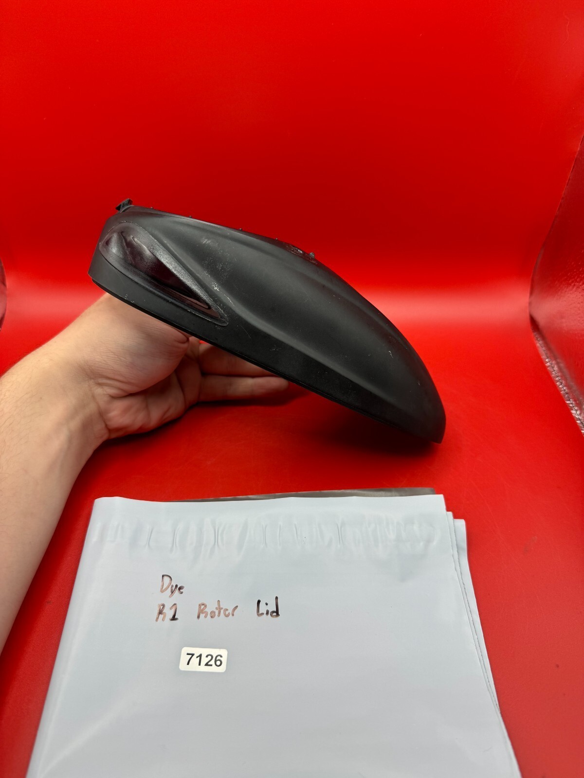 Dye R1 Roter Lid