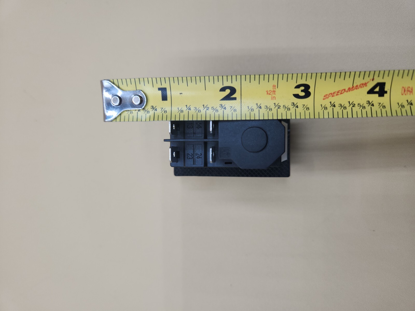 DeWALT 5140135-94 Magnetic Start Stop Switch 120V 16A 1/2 HP 4 Pin Prong